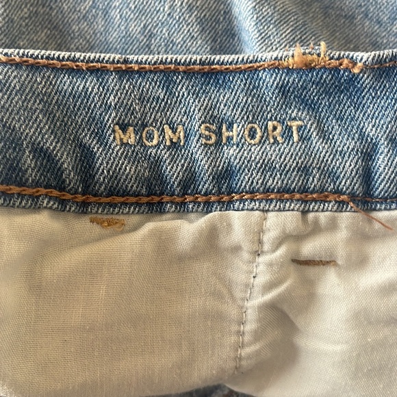 American eagle Jean mom short in medium wash size 12 worn a handful of times. - Picture 4 of 4